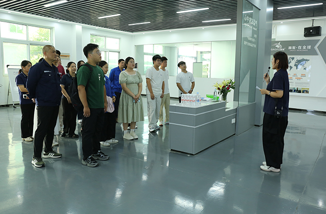 高服2025年“金榜題名?夢想啟航”助學(xué)活動(dòng)圓滿舉行