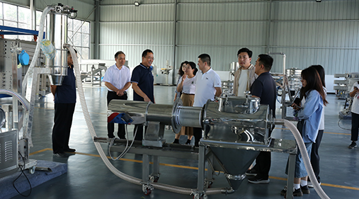 【頂端新聞】數(shù)智賦能新鄉(xiāng)造，看新鄉(xiāng)如何打響產(chǎn)業(yè)轉(zhuǎn)型新名片